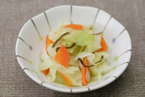 キャベツの昆布サラダ (1)