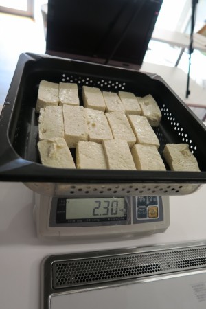 ５加熱後すぐ重さを量る