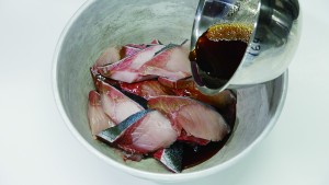 1調味料をあわせぶりの上からかける