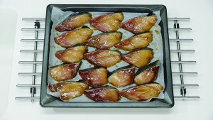 クッキングシートの上に並べる