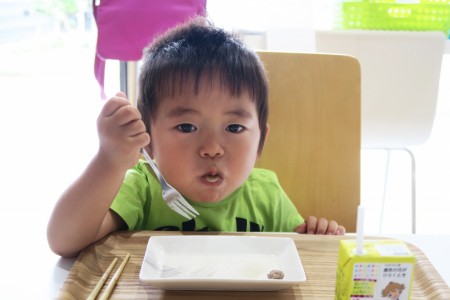 ごぼうを食べている様子2